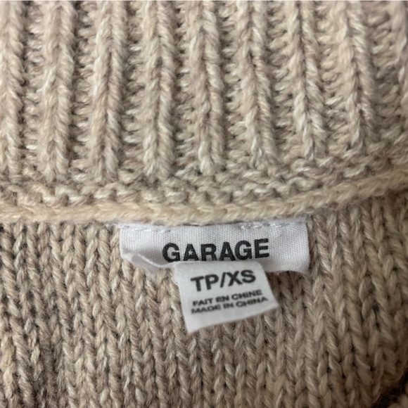 Garage cropped button sweater XS - Picture 2 of 2